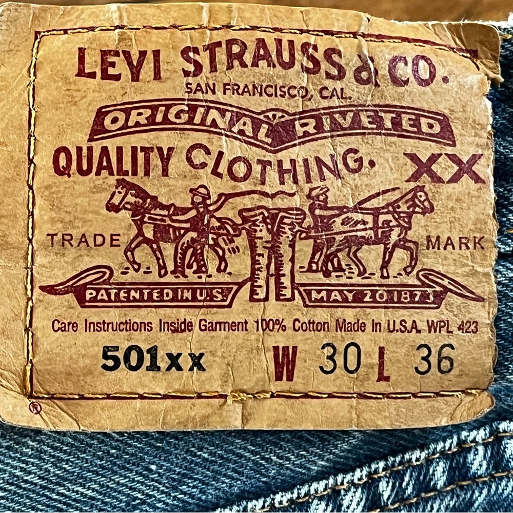 Levi's Blue Denim Jeans with Multicolor Embroidered Cuffs - Picture 2 of 10